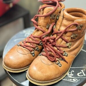 C53. Hibou women lace up brown leather ankle boots, size 38,(US7.5)